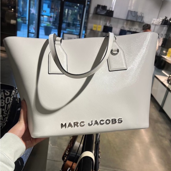 Marc Jacobs Women White Tote with Zipper - Picture 1 of 6